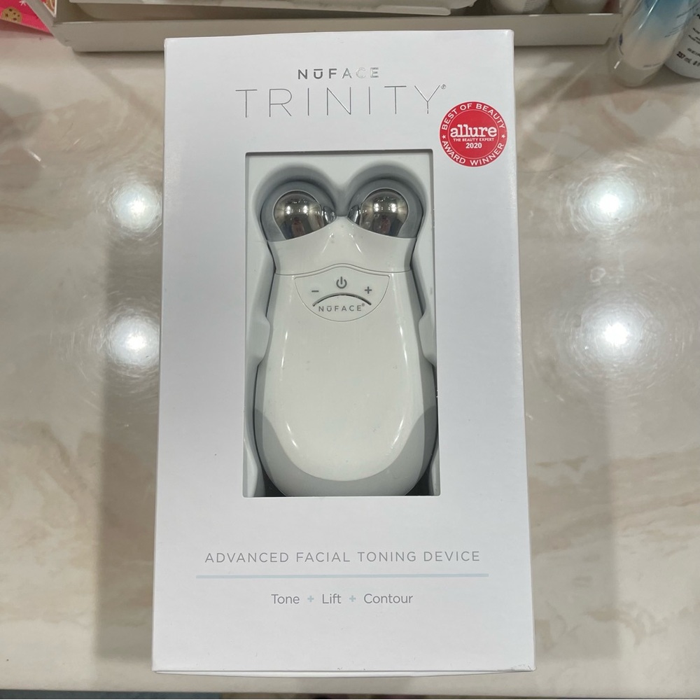 Nuface Trinity Facial Toning Device like new with box
